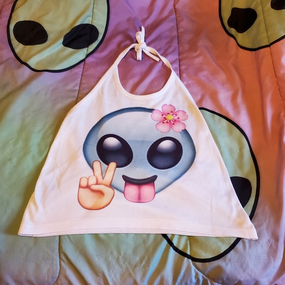 happy monday Tops - Alien Emoji Happy Monday Crop Top Flower Peace